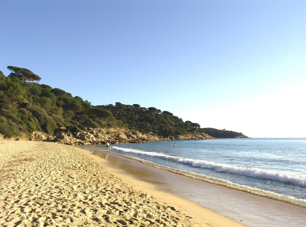 Vic'S Land Holidays Grimaud Exteriör bild