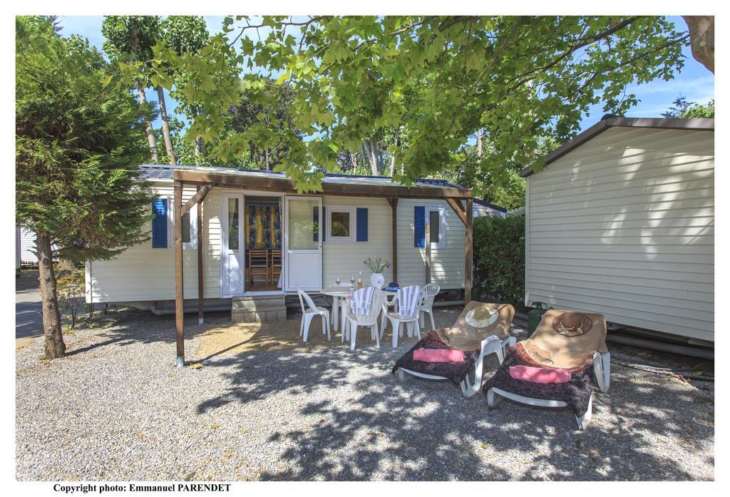 Vic'S Land Holidays Grimaud Exteriör bild