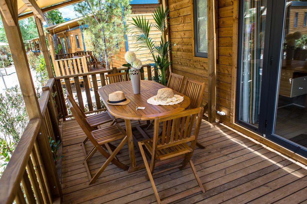 Vic'S Land Holidays Grimaud Exteriör bild